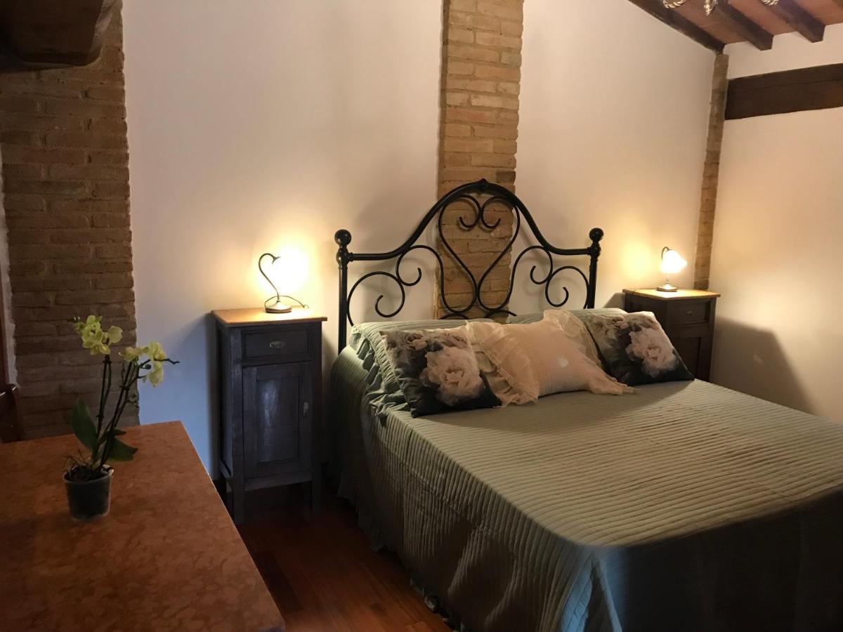 La Perla Tra Gli Ulivi Siena Exterior foto